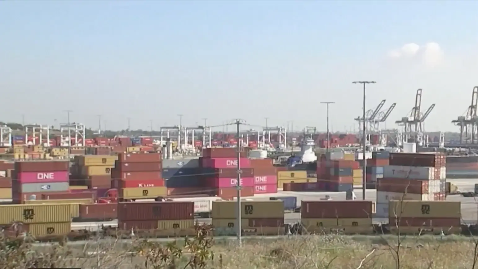 Triển vọng kinh tế thế giới 2026: Thích ứng để vươn lên